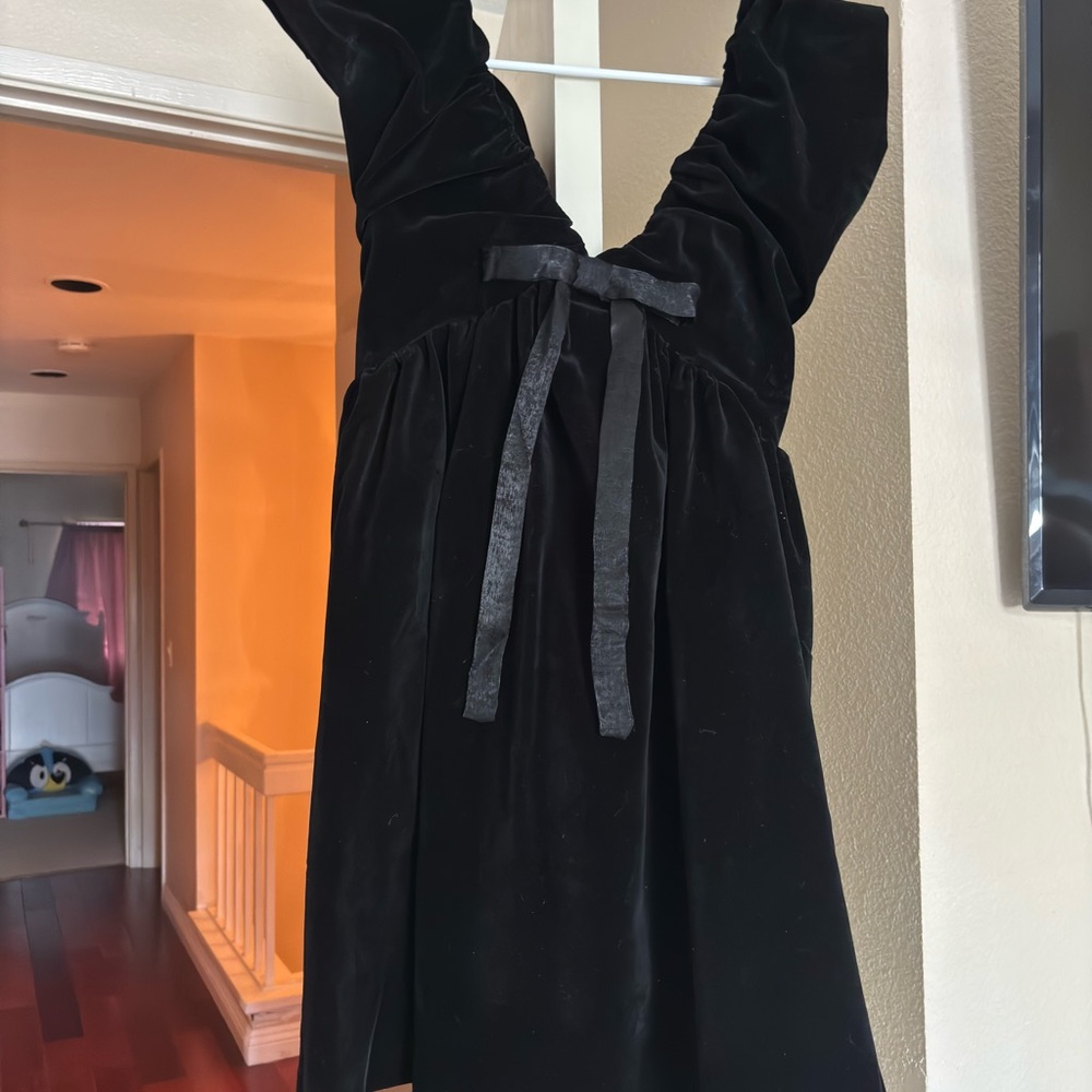Elegant Black Dress from Anthropologie - Picture 4 of 4